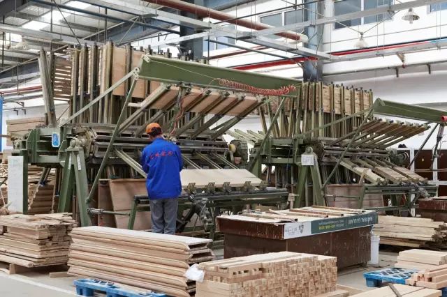 走进实木家具工厂,深度解密实木家具的生产过程